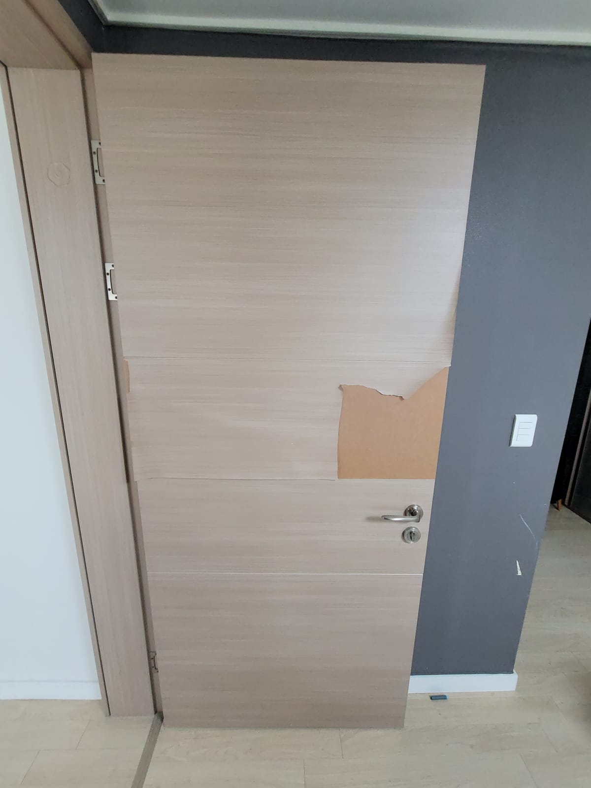 충북 청주 방문,화장실문시트지교체 시공 전 1