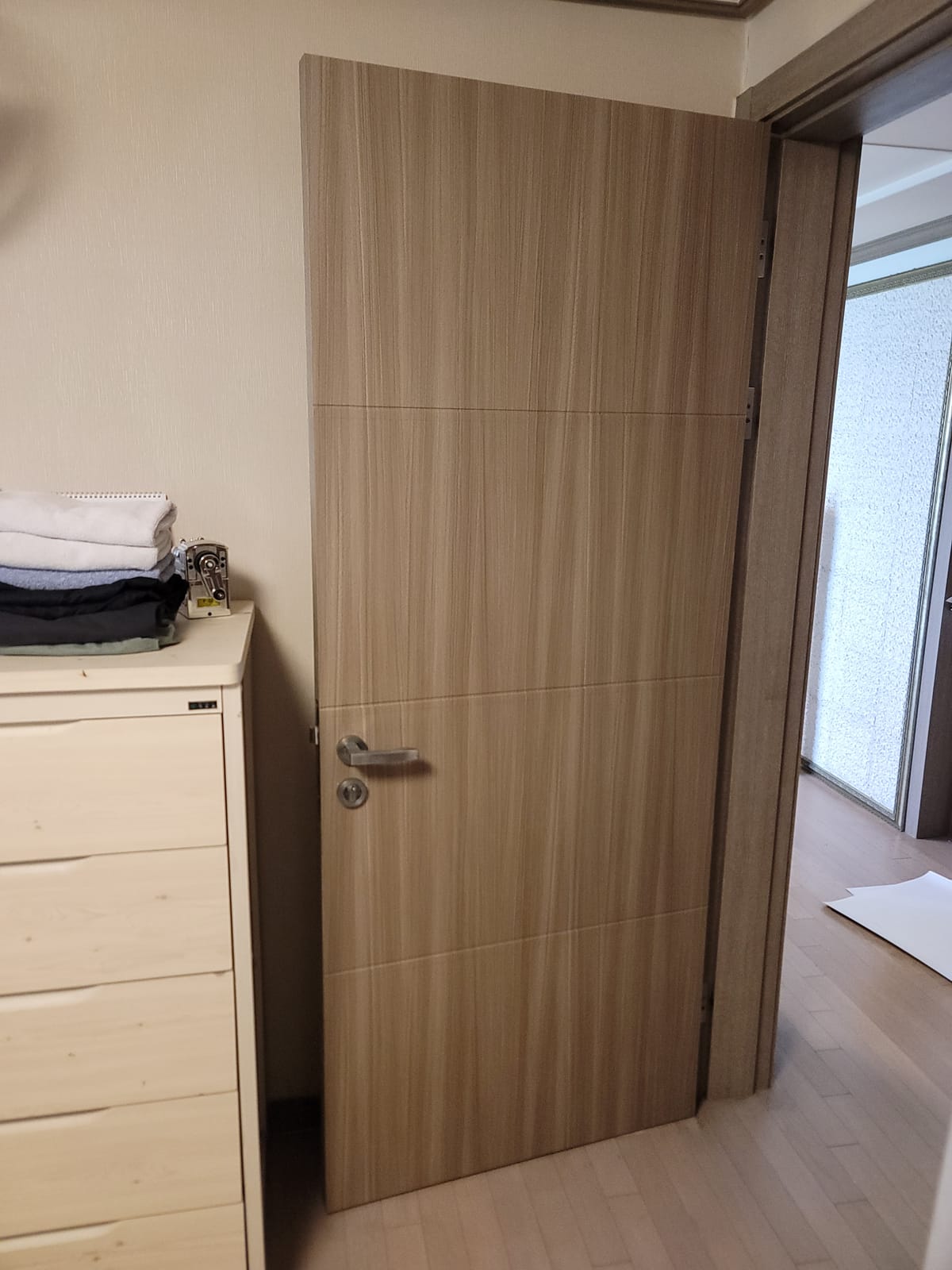 충남 천안 방문,화장실문시트지교체 시공 후 2