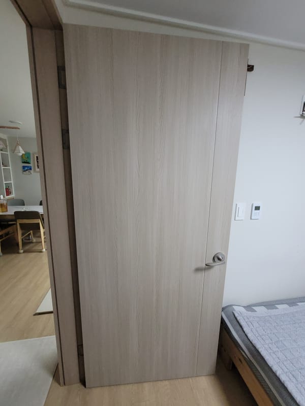 충남 홍성 내포 문짝수리(나무문,ABS도어) 시공 후