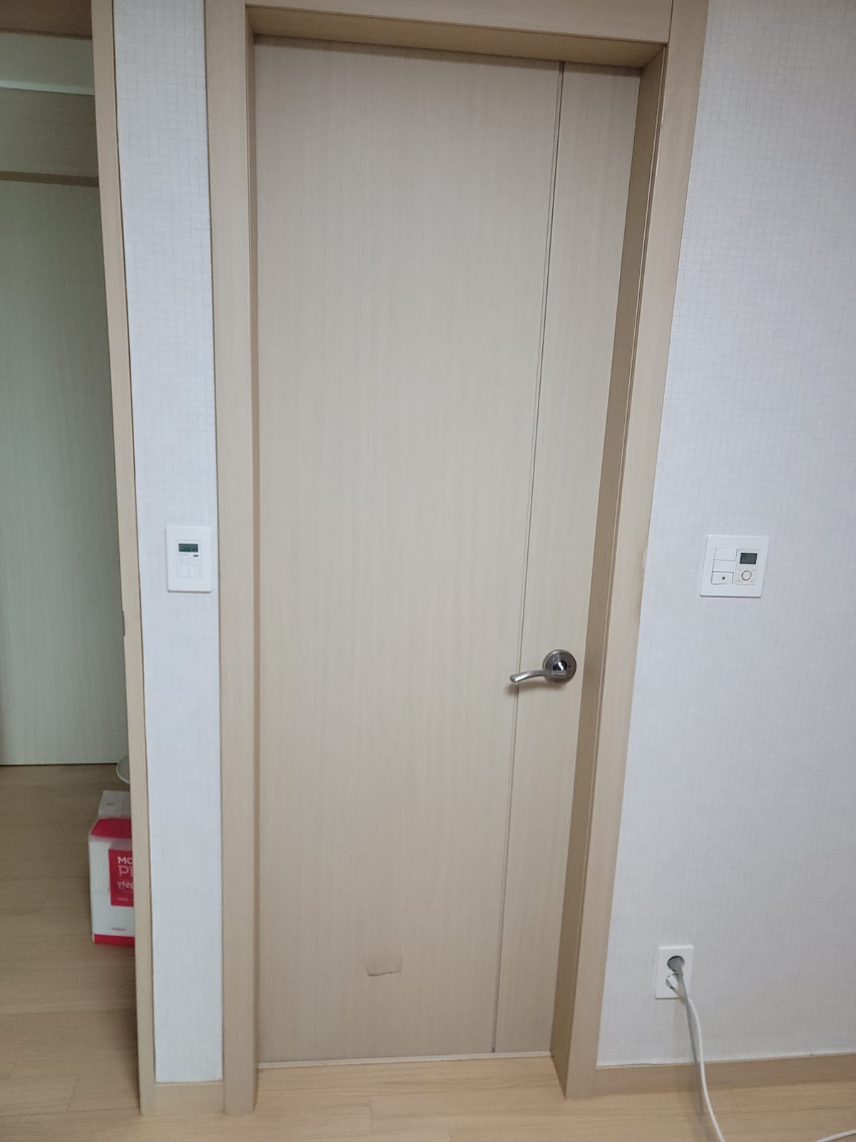 충남 천안 문짝수리(나무문,ABS도어) 시공 전 1