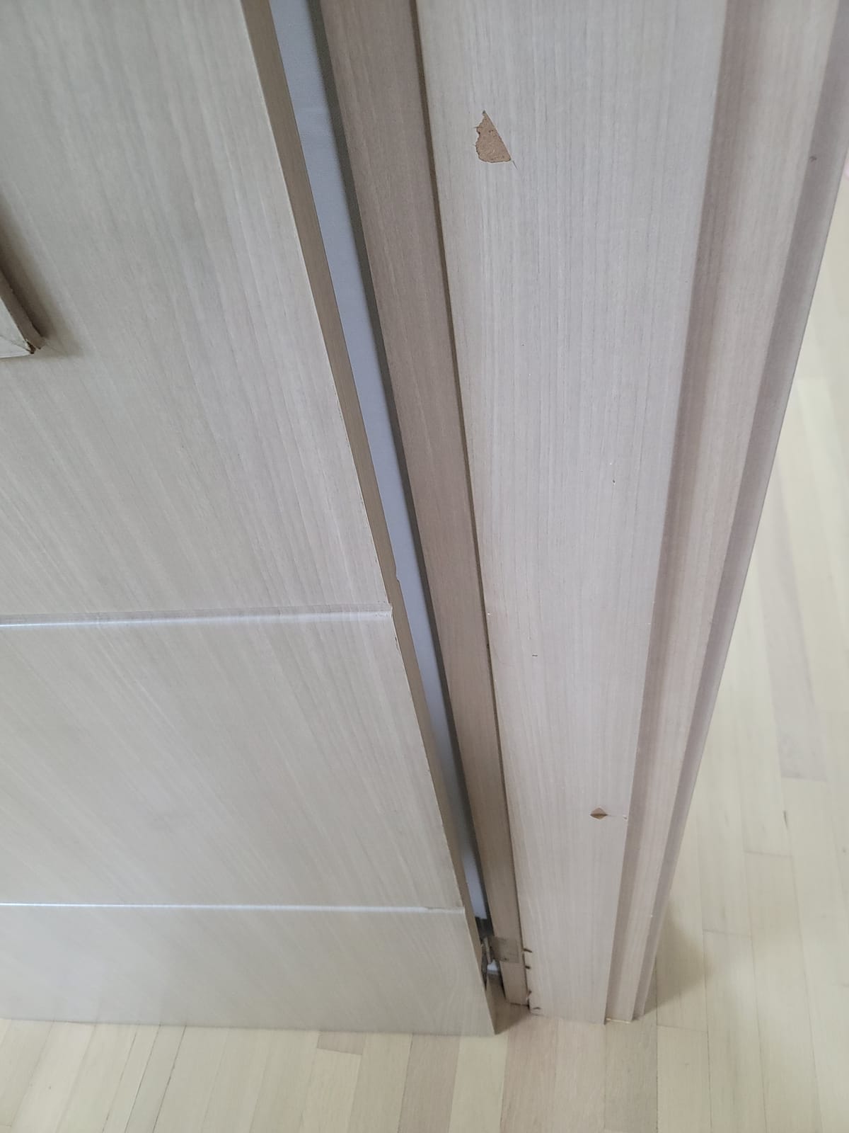 충남 아산 문틀수리 시공 전 2