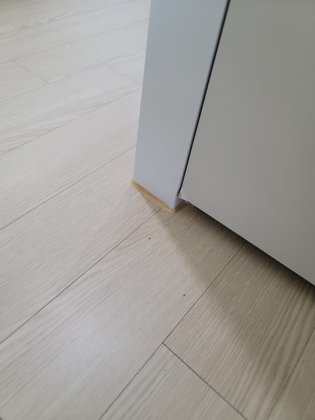 충남 서산 몰딩수리 · 붙박이장 몰딩 시공 후 2