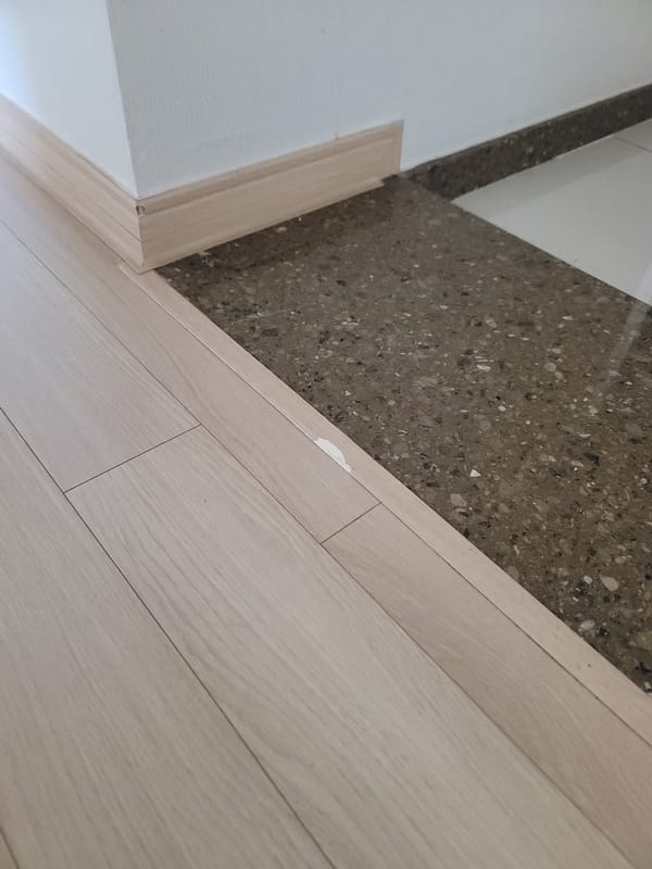 세종 몰딩수리 · 바닥몰딩 시공 전