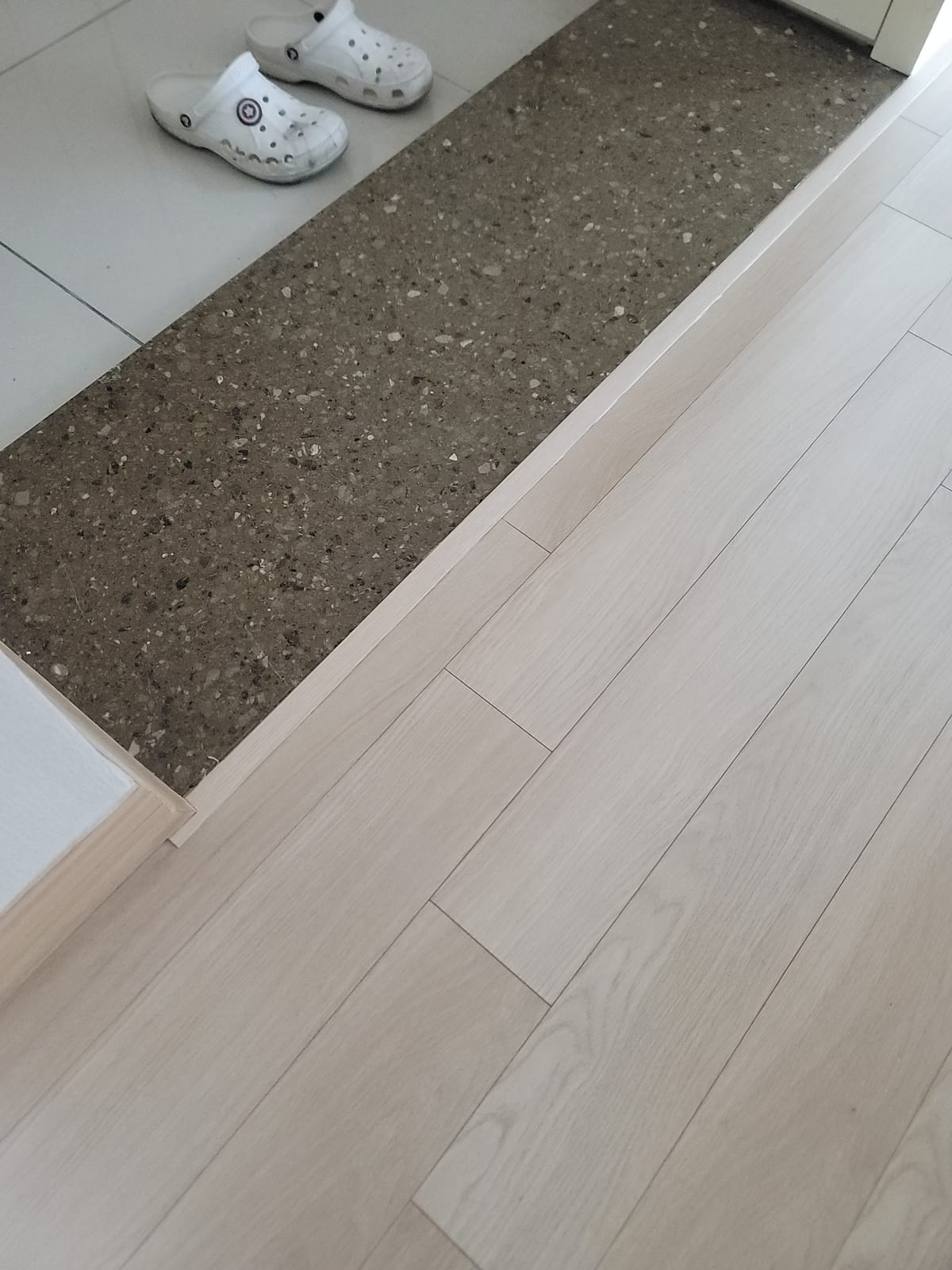 세종 몰딩수리 · 바닥몰딩 시공 후 2